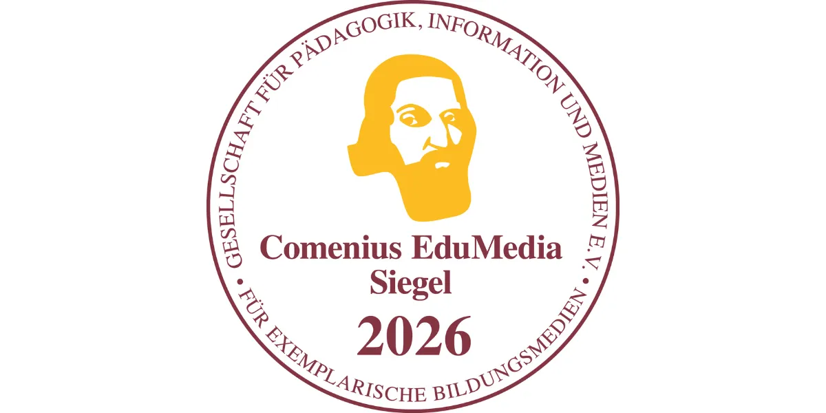Logo des Comenius EduMedia Siegels 2026 mit gelbem Kopfporträt in der Mitte und umlaufendem Schriftzug Gesellschaft für Pädagogik, Information und Medien e. V. – Für exemplarische Bildungsmedien